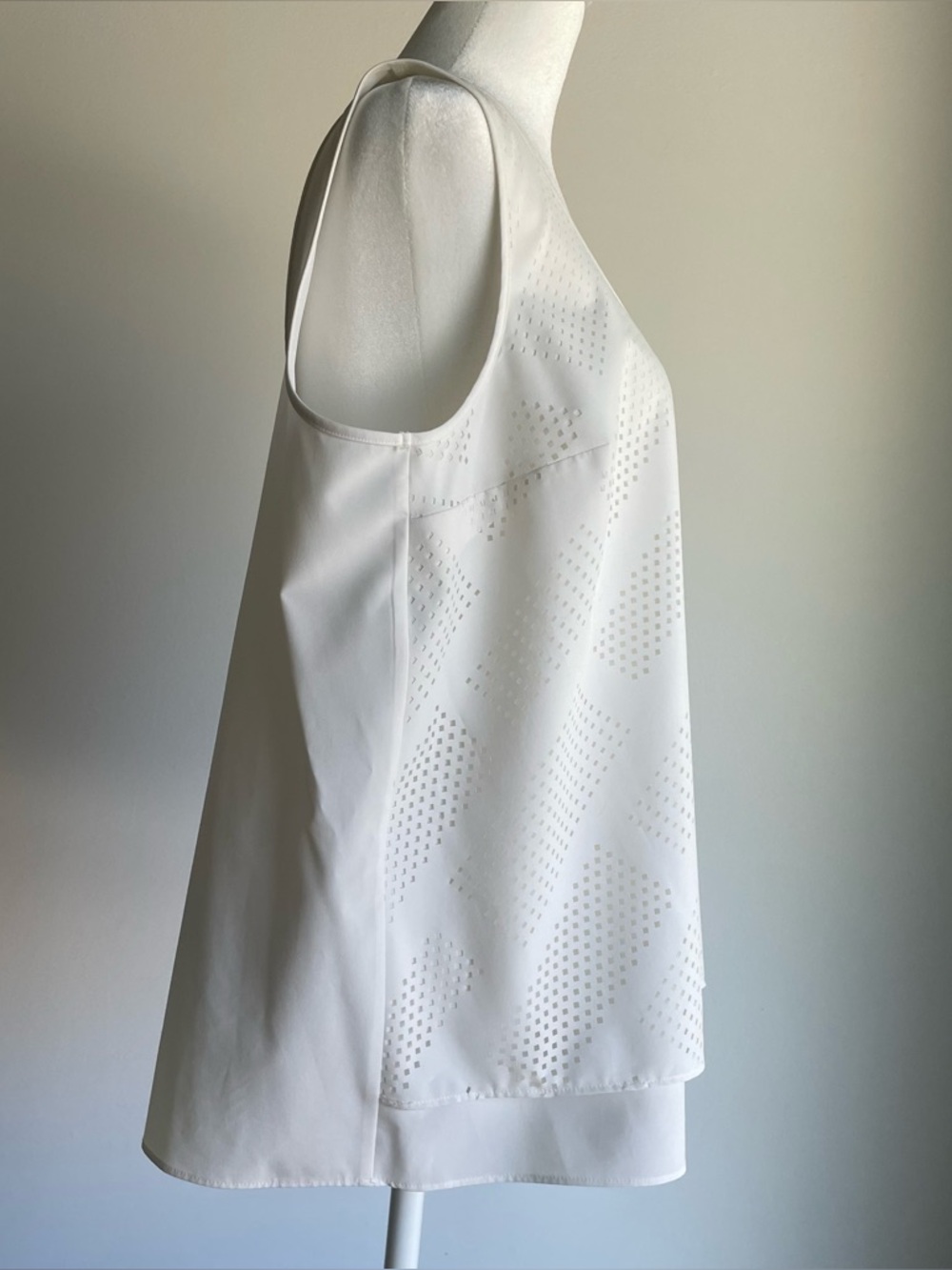 Simply Vera Vera Wang Layered Tank/ Cami/ Shell Size L - Picture 7 of 11